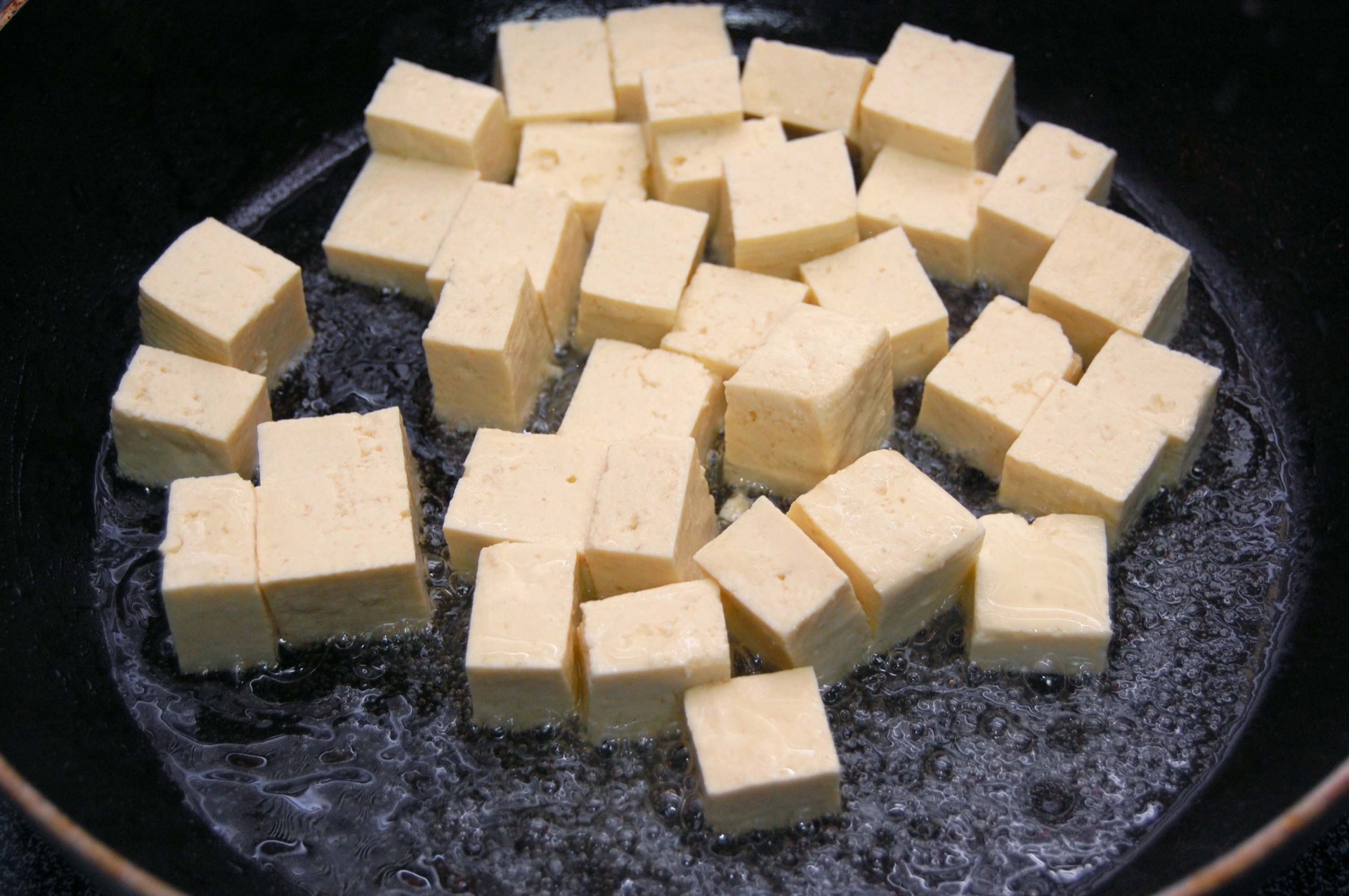 Что можно приготовить из сыра тофу. Цвет тофу. Тофу-Чан. Цвет y462 тофу. Липкий тофу.